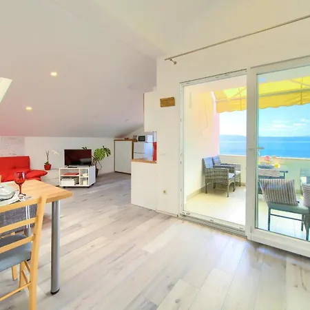 Apartment Fuer 5 Personen Ca 67 Qm In Njivice, Kvarner Bucht Krk