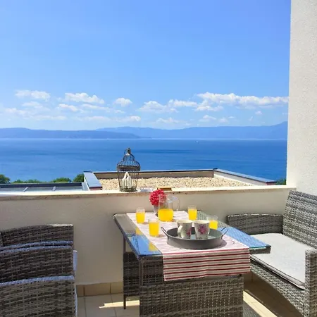 Apartment Fuer 5 Personen Ca 67 Qm In Njivice, Kvarner Bucht Krk *